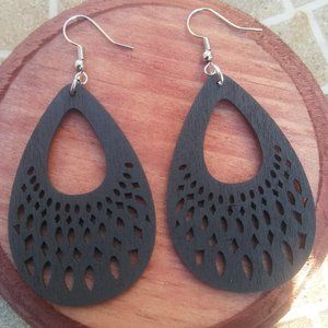 CHARCOAL GRAY WOODEN EARRINGS